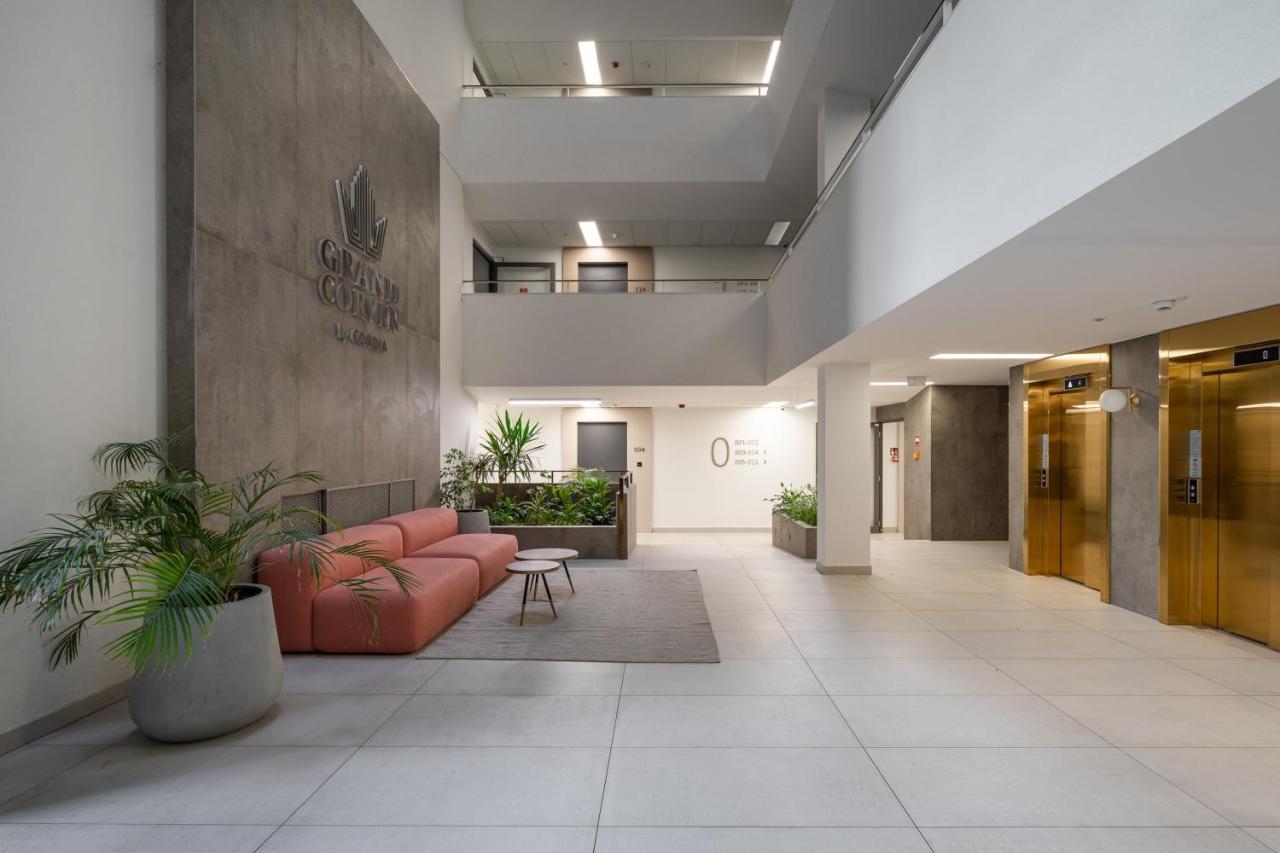 Grand Corvin Studio With Balcony Budapest Extérieur photo